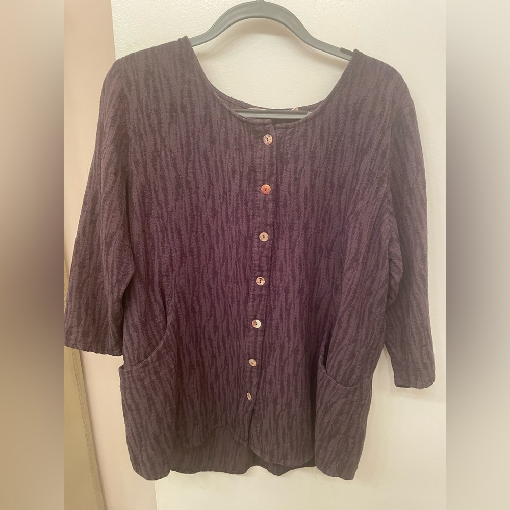 Soft Surroundings 2X gray black button- down shirt w/side pockets & pleated back